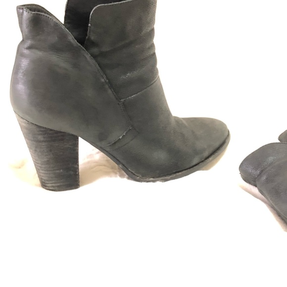 Vince Canute Pebbled Leather Black Booties - Picture 3 of 3